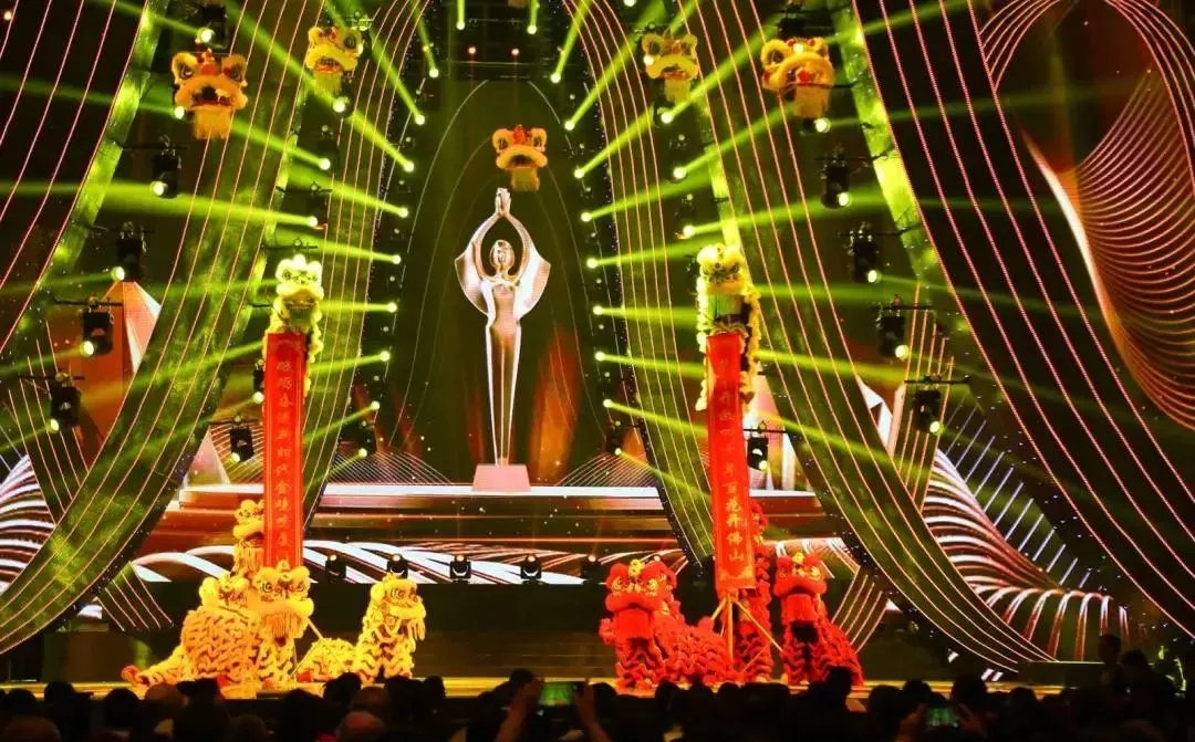 往屆屆中國金雞百花電影節盛況_高瑞品牌_北京高端設計公司